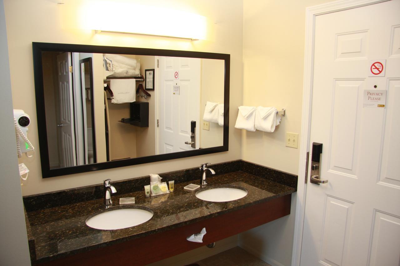 Budget Host Inn & Suites Saint Ignace Dış mekan fotoğraf